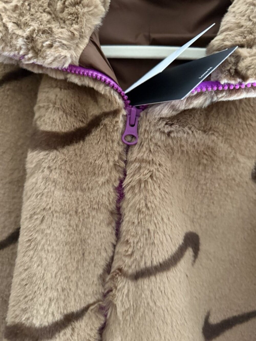 Nike Logo Faux Fur Jacket Brown Tan Size Large NEW W/TAGS - Picture 3 of 10